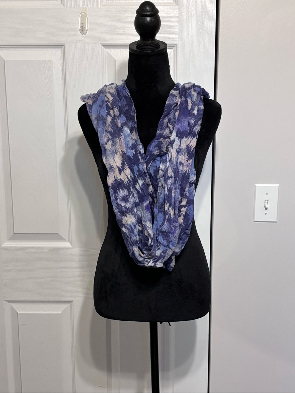 Women’s Watercolor Purple Blue and White Patterned Infinity Scarf OSFA